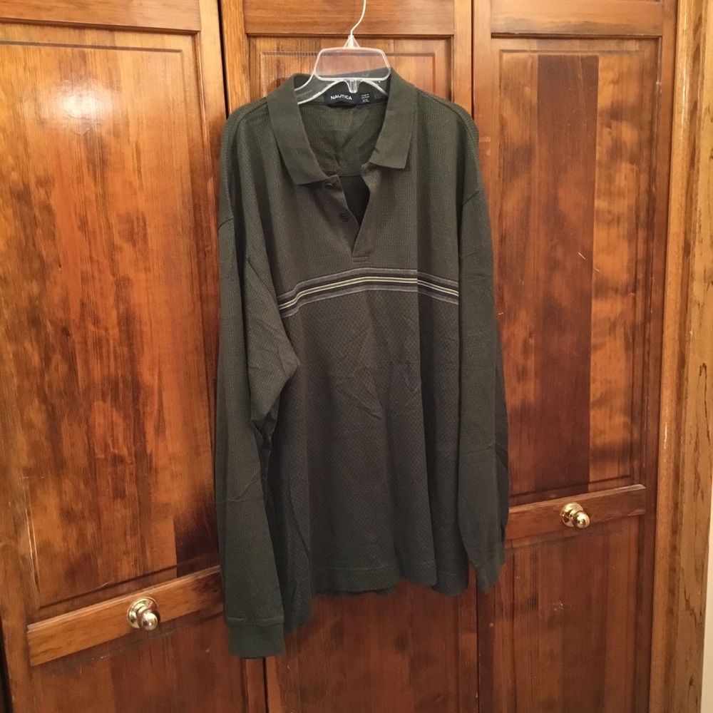 Man’s light sweater shirt, size XXL, never worn